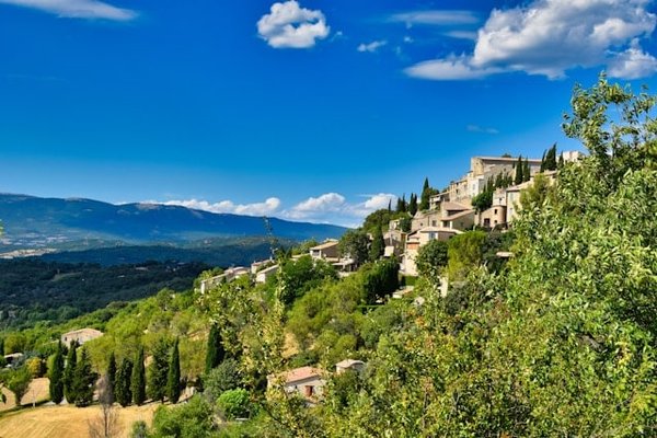 Découvrez les charmes du Camping Luberon 3 étoiles : Évasion et détente au cœur de la nature